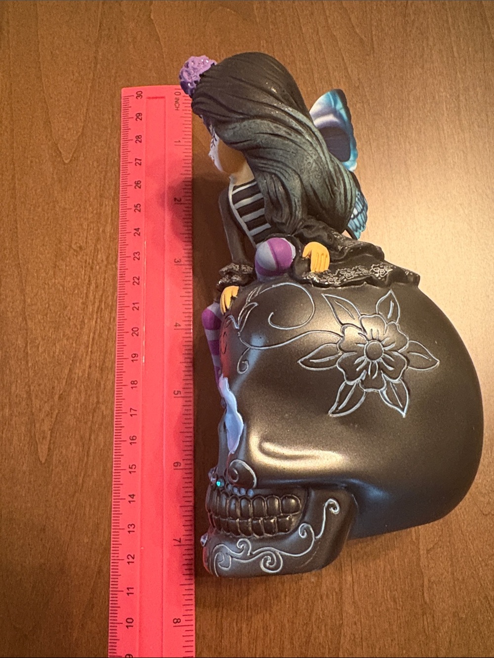 New Beautiful Hand-Painted Purple Dia de los Muertos Fairy on Skull Figurine - Picture 10 of 11